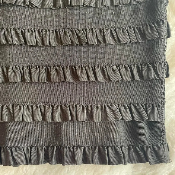 Black stretch bandage  mini skirt‎ with ruffles - Picture 5 of 5